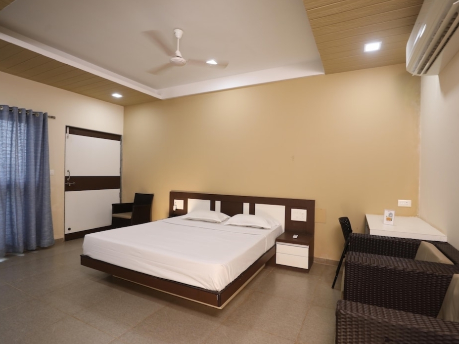Ac Deluxe Room